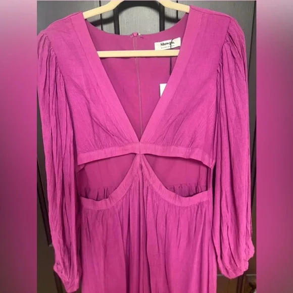 Elegant Magenta Maxi Dress - Picture 4 of 8